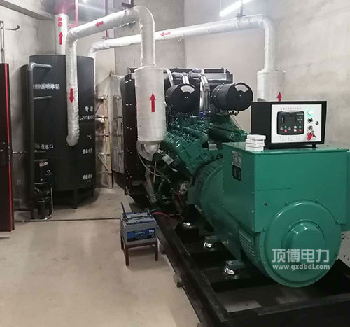 广西某房地产公司600KW广西顶博发电机组制造机房